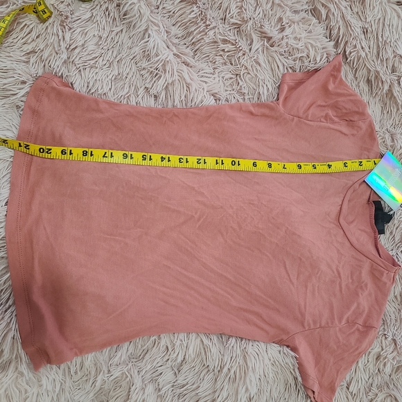 US6 Crew Neck Fitted T Shirt in Pink Missguided - Picture 7 of 9